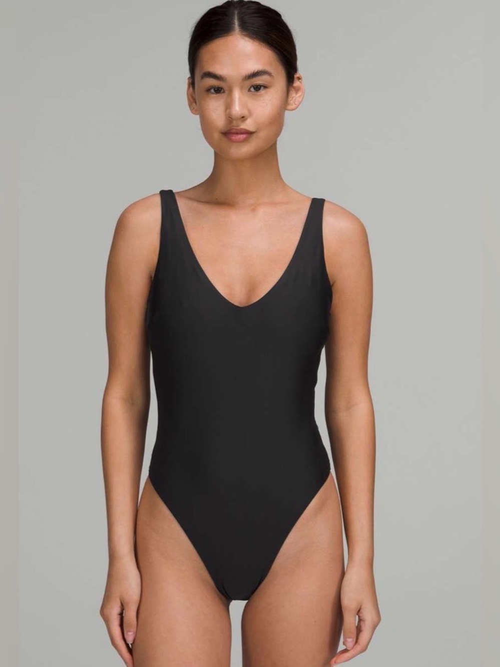 Lululemon Waterside V-Neck Skimpy-Fit One-Piece Swimsuit *B/C Cup size 8 NWT